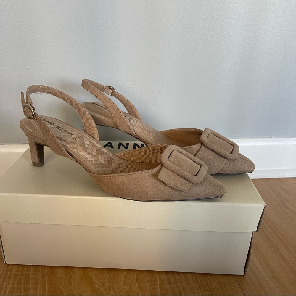 Anne Klein Tan Slingback Heels - Picture 2 of 11